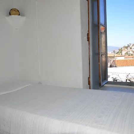 Hydra Town, Relaxing Patio Panoramic Sea View Holiday home *